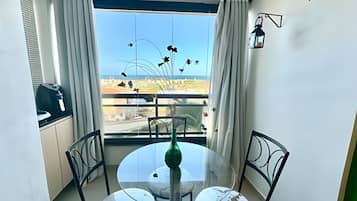 Apartment | Dining