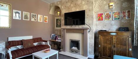 Basic House | Living area