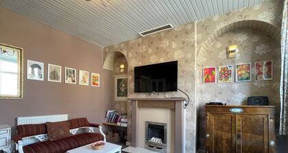 Sheffield's 3BR Retreat