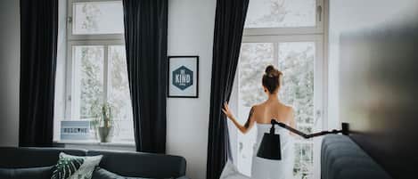 Deluxe Double Room | Iron/ironing board, free WiFi