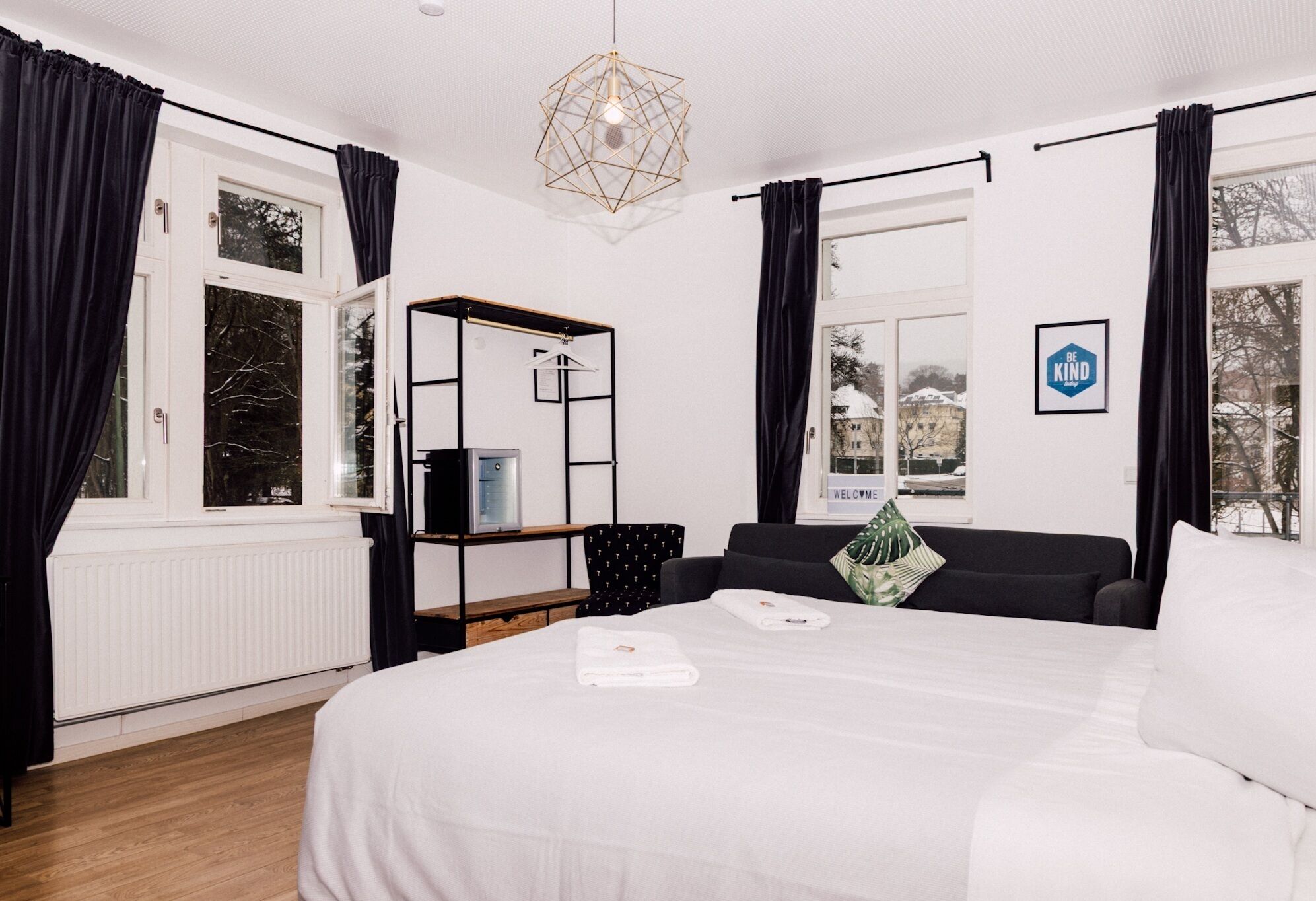 Deluxe Double Room | Iron/ironing board, free WiFi