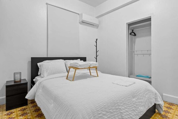 2 chambres, fer et planche à repasser, Wi-Fi, draps fournis