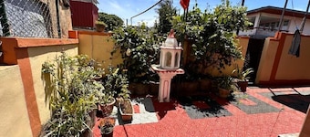 Chic 2-bedroom apartment with WiFi, fitness room in vibrant Vacoas-Phoenix