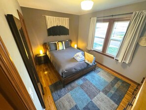 2 chambres, fer et planche à repasser, lit parapluie, Wi-Fi gratuit