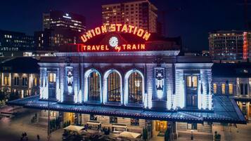 المنشأة من الخارج