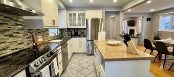 Luxury Modern Retreat: w/ Sauna & Modern Amenities