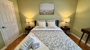 4 bedrooms, desk, iron/ironing board, free WiFi