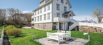 Sakrisøy Gjestegård-Solbakken anno 1880