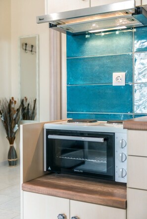 Standard Apartment, 1 Bedroom, City View | Private kitchen - Kallas Apartments (Zakynthos)