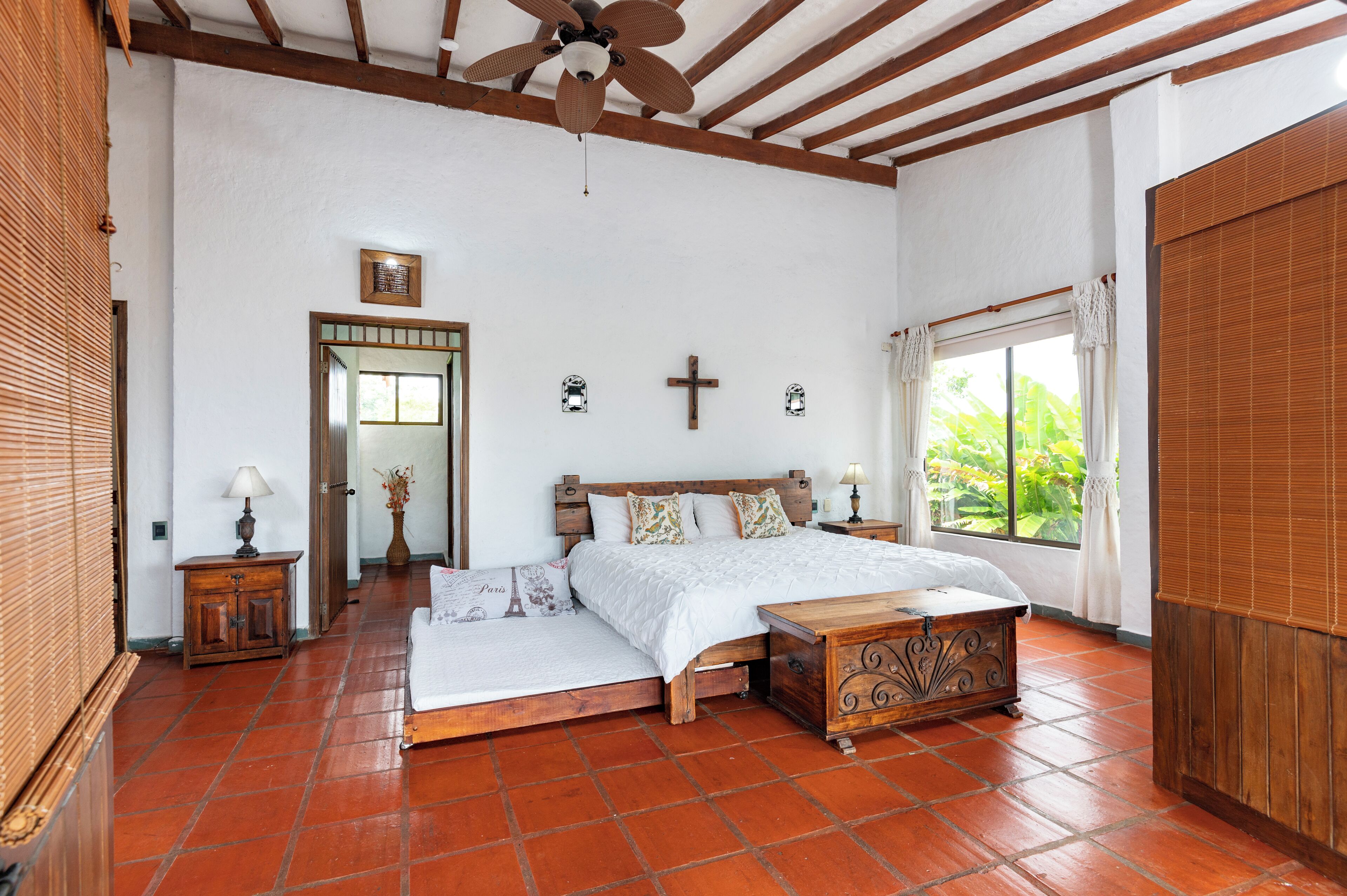 4 bedrooms, iron/ironing board, travel cot, free WiFi