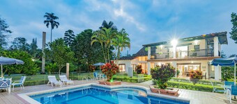 Country house-Chalet in El Caimo, Armenia with private pool and BBQ