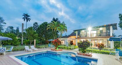 Country house-Chalet in El Caimo, Armenia with private pool and BBQ