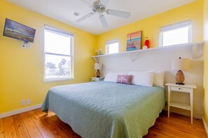 4 chambres, fer et planche à repasser, lit parapluie, Wi-Fi gratuit