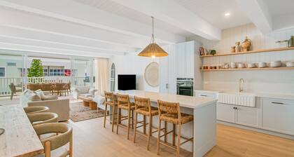 Joy Apartment 3 - Luxurious Apartment in the Heart of Coolangatta - Min. 3N - Linen Provided