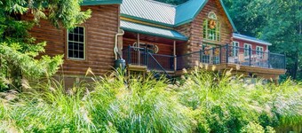 5 Acre Log Cabin- Bring Your Boat and Kayaks! 1 Minute To River Access!