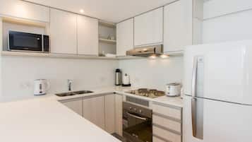 Fridge, microwave, oven, coffee/tea maker