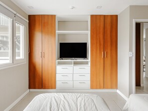 3 chambres, fer et planche à repasser, accès Internet, draps fournis