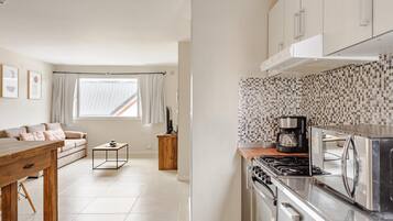 Fridge, microwave, oven, coffee/tea maker