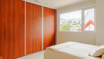 2 chambres, fer et planche à repasser, accès Internet, draps fournis