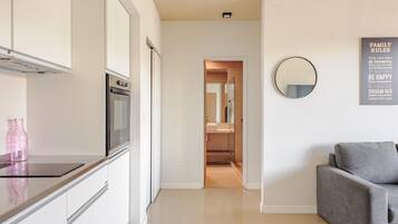 Frigorifero, forno, macchina per tè/caffè, tostapane