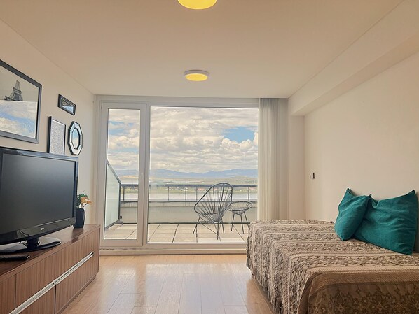 1 bedroom, iron/ironing board, internet