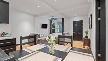Classic Condo, Oceanfront | Living area