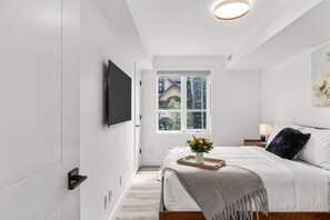 2 عدّة غرف نوم ومكواة/لوح كي وواي فاي وملاءات أسرّة