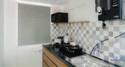 Cosy Ski Retreat Studio with Balcony