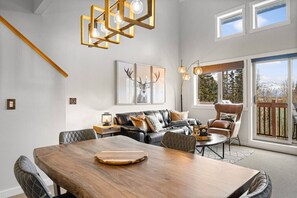 Televisión, chimenea