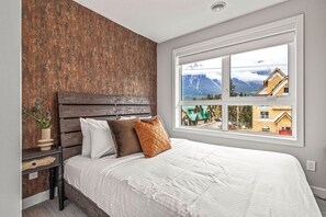 3 多间卧室、熨斗/熨衣板、WiFi、床单