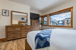 4 Schlafzimmer, Bügeleisen/Bügelbrett, WLAN, Bettwäsche