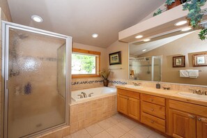 Shower, jetted bath, hair dryer, towels - Two Primary Main Level Suites, Hot Tub and Magnificent Views (Winter Park)