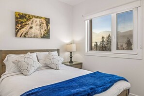 3 habitaciones, escritorio, tabla de planchar con plancha y wifi 