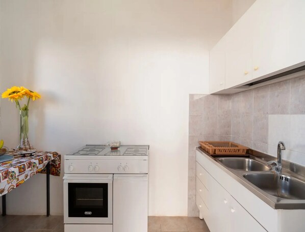 House, 2 Bedrooms, Smoking, Balcony | Interior - Porta Del Sole Villa Di Charme (Porto Cesareo)