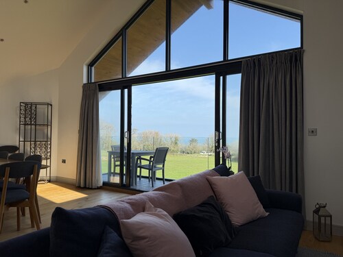 Fishers View - a lodge that sleeps 10 guests in 5 bedrooms