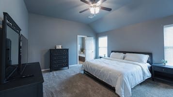 3 bedrooms, iron/ironing board, WiFi, bed sheets