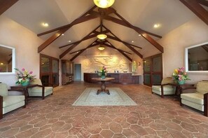 Lobby - Your Dream 2BR Condo at The Cliffs – Ultimate Comfort & Style (Princeville)