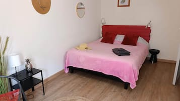 2 Schlafzimmer, Bügeleisen/Bügelbrett, Bettwäsche