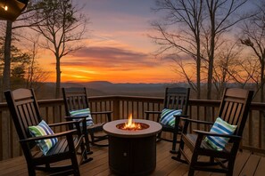 Property grounds - Escape to our luxe, pet-friendly Blue Ridge cabin—sleeps 14 with top amenities! (Blue Ridge)