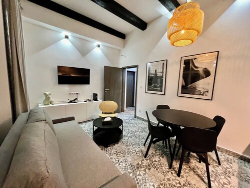 Moderní plně vybavený apartmán 2+kk v centru Karlových Varů v blízkosti kolonád.