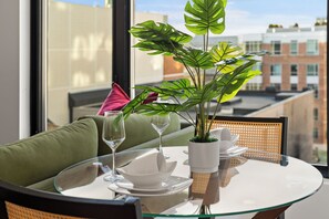 Dining - Luxury Studio Next to Broadway 9316 (Boston)