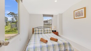 3 bedrooms, bed sheets