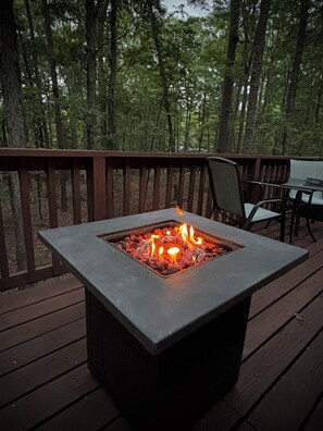 Property grounds - Secluded Cabin Escape in Hot Springs Village (Hot Springs Village)