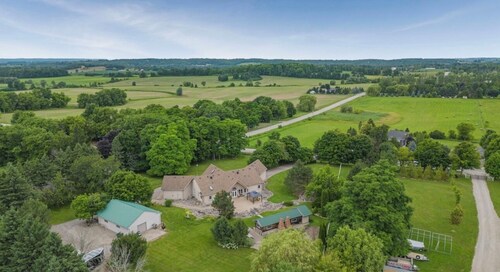 Romantic & Luxurious 2-bedroom Guest House