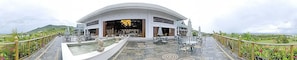 Outdoor dining - Nanshan Hotel (Sanya)