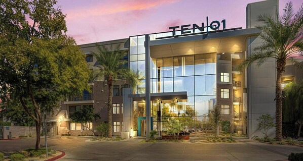 Exterior - Landing at Ten01 On The Lake - Studio in Tempe (Tempe)