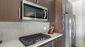 Fridge, dining tables - Landing | Incredible 2BD, Pool, Tennis Court (Houston)