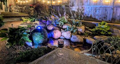 Downtown St. Charles: Walk to Bars & Restaurants