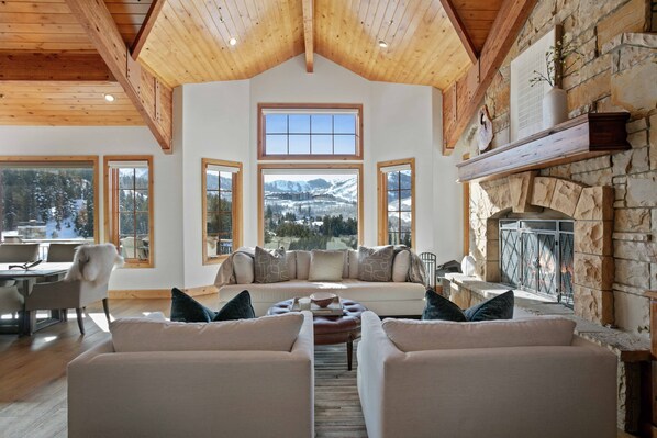 TV, fireplace - NEW! 5 Bellemont - 4 Bedroom Deluxe Private Home (Park City)