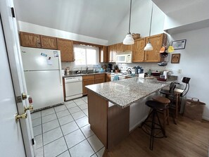 Mikrowelle, Ofen, Herdplatte, Geschirrspüler